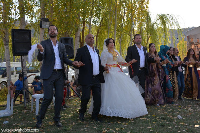Şemdinli'de yapılan Töre ailesinin düğününden fotoğraflar 16