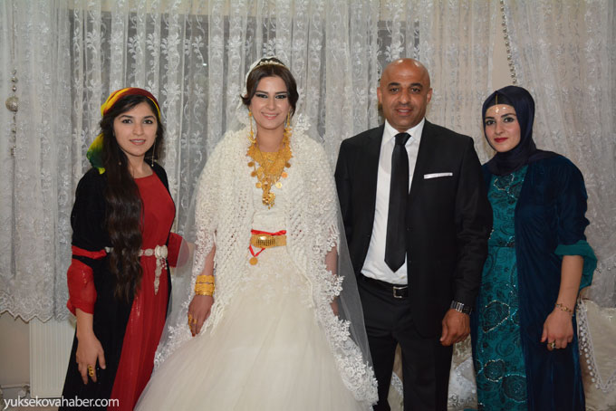 Şemdinli'de yapılan Töre ailesinin düğününden fotoğraflar 22