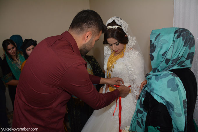 Şemdinli'de yapılan Töre ailesinin düğününden fotoğraflar 25