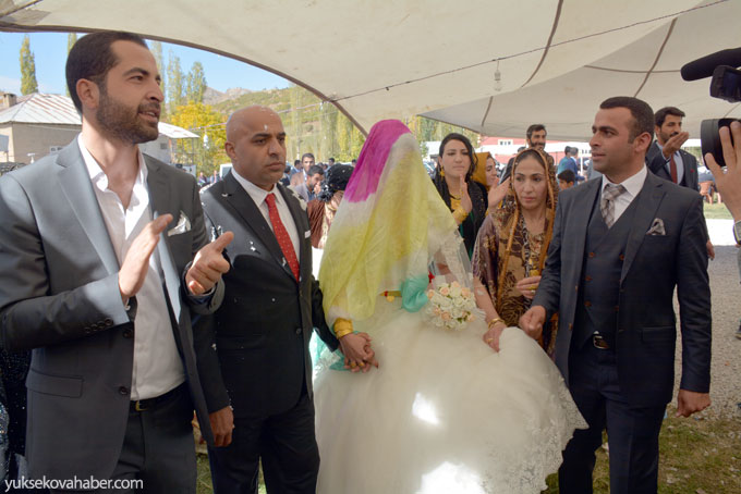 Şemdinli'de yapılan Töre ailesinin düğününden fotoğraflar 28