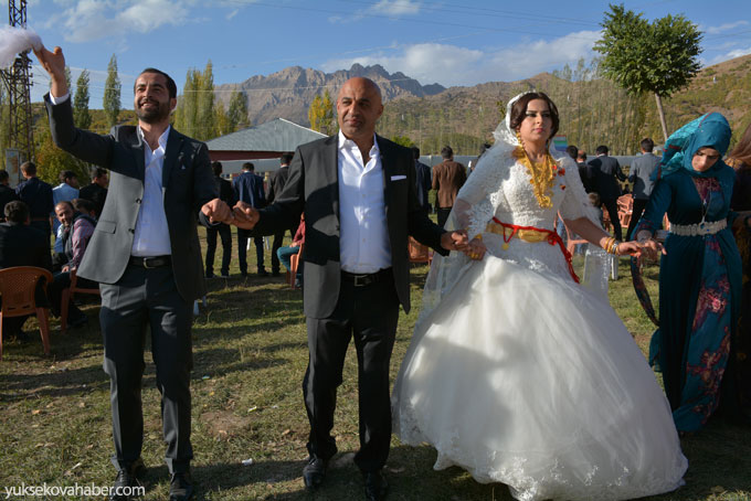 Şemdinli'de yapılan Töre ailesinin düğününden fotoğraflar 34