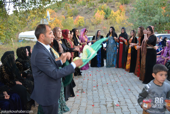 Şemdinli'de yapılan Töre ailesinin düğününden fotoğraflar 80