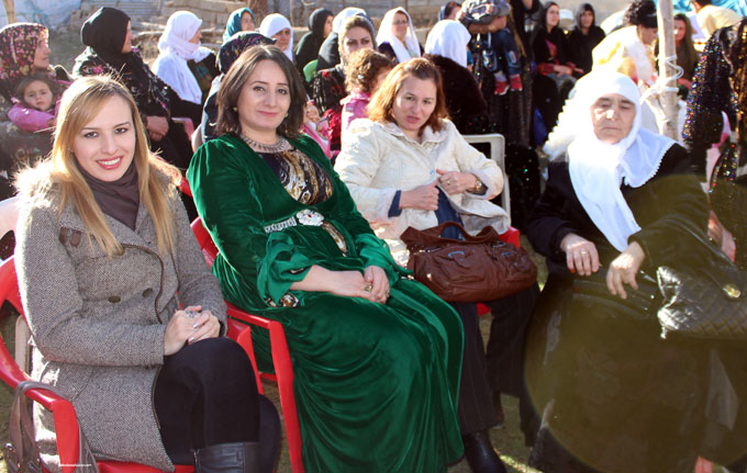 Yüksekova Düğünleri (15-16 Kasım 2015) 24