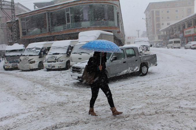 Yüksekova'da kar esareti 3