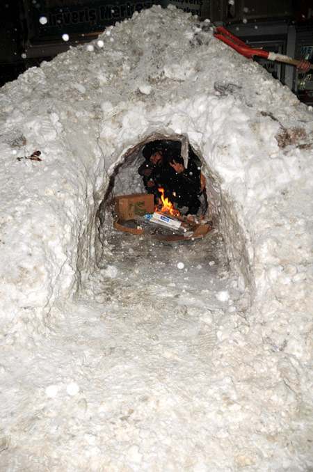 Hakkari'de karla mücadele başladı 13