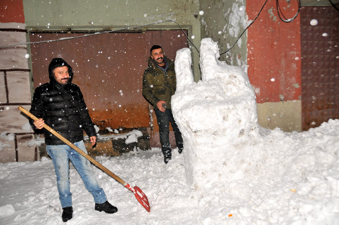 Hakkari'de karla mücadele başladı 14
