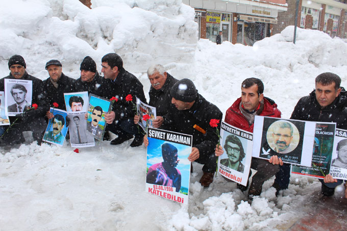 Kayıp yakınları Gazeteci Metin Göktepe'yi andı 11