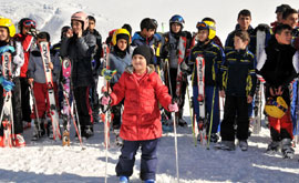 Hakkari'de kayak yarışması yapıldı