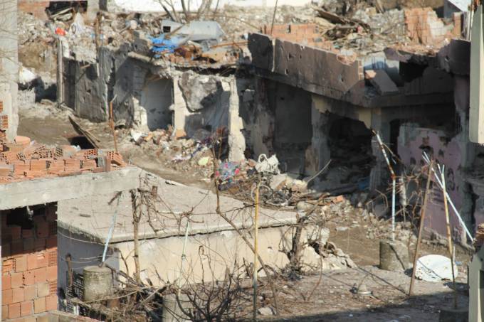Cizre'de vahşet bodrumları görüntülendi 16