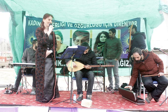 Şemdinli'de 2016 kadınlar günü kutlamasından fotoğraflar 11