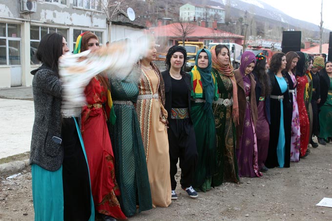Şemdinli'de 2016 kadınlar günü kutlamasından fotoğraflar 17
