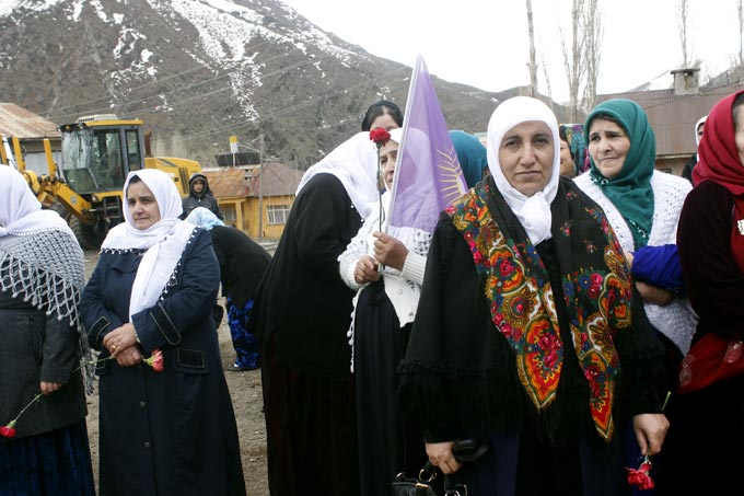 Şemdinli'de 2016 kadınlar günü kutlamasından fotoğraflar 21