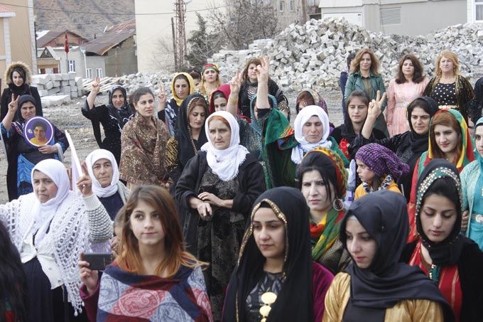 Şemdinli'de 2016 kadınlar günü kutlamasından fotoğraflar 3