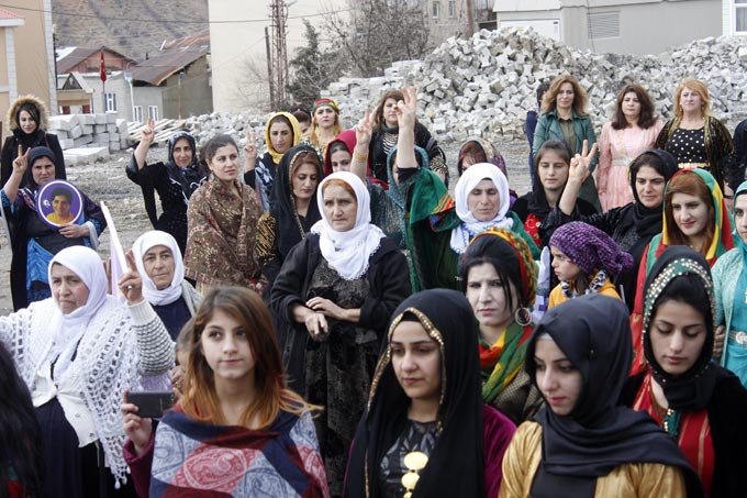 Şemdinli'de 2016 kadınlar günü kutlamasından fotoğraflar 6