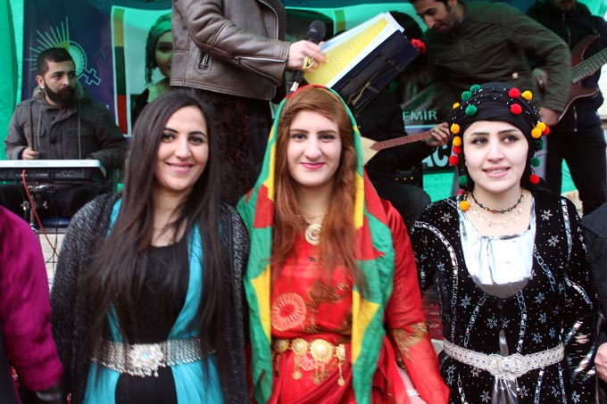 Şemdinli'de 2016 kadınlar günü kutlamasından fotoğraflar 9