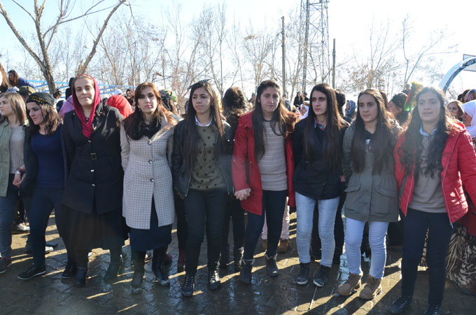 Yüksekova'da 2016 kadınlar günü kutlaması - 07-03-2016 26