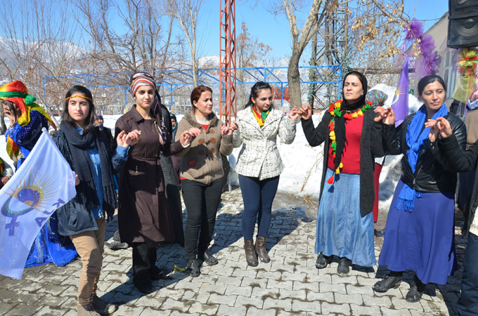 Yüksekova'da 2016 kadınlar günü kutlaması - 07-03-2016 6