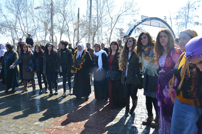 Yüksekova'da 2016 kadınlar günü kutlaması - 07-03-2016 8