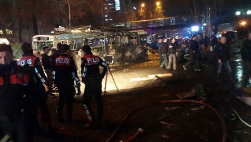 Ankara'daki patlamanın ardından ilk kareler 13