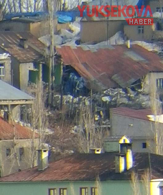 İşte Yüksekova'da top atışlarının hasar verdiği evler 1