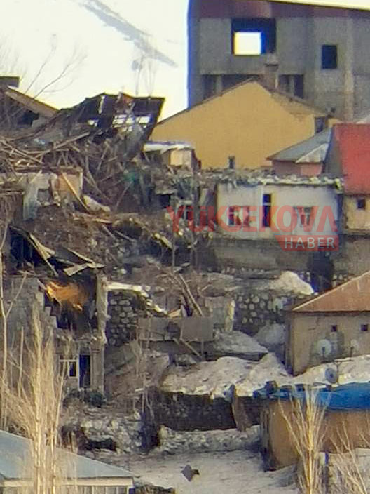 İşte Yüksekova'da top atışlarının hasar verdiği evler 4