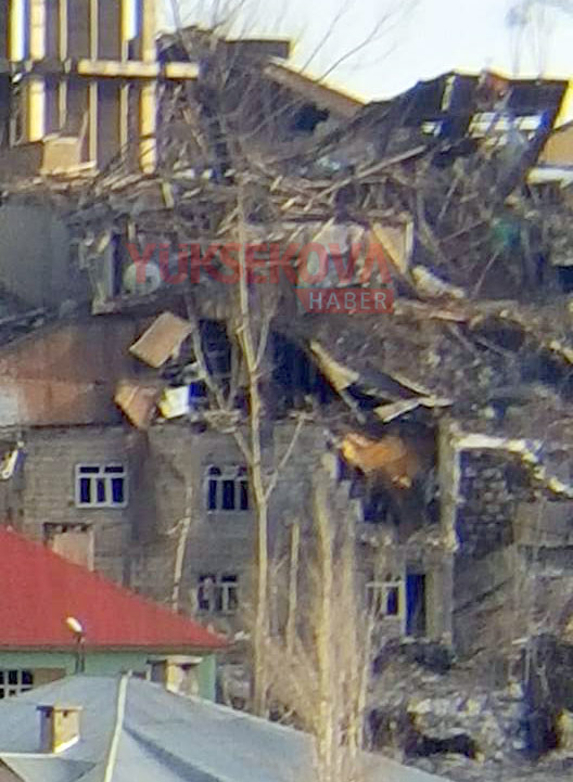 İşte Yüksekova'da top atışlarının hasar verdiği evler 7