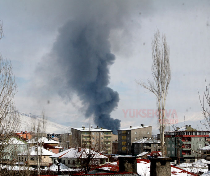 Yüksekova'dan dumanlar yükseliyor 3