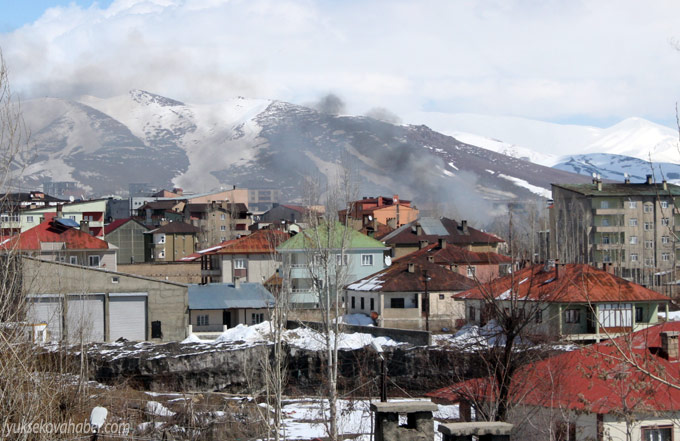 Yüksekova'da bombardıman sürüyor 4