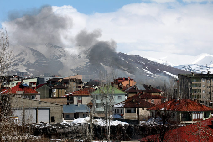 Yüksekova'da bombardıman sürüyor 9