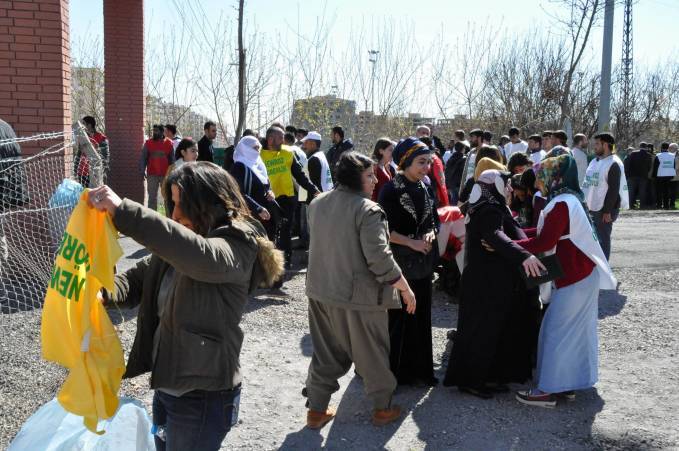 Diyarbakır’da Newroz günü 15