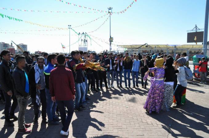 Diyarbakır’da Newroz günü 16