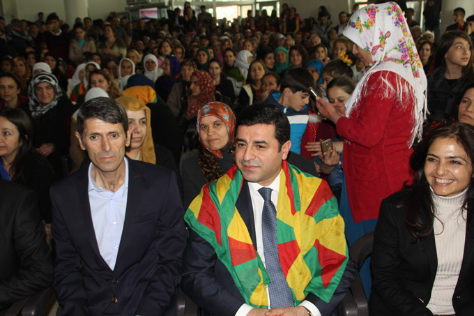 Demirtaş, HDP Hakkari kongresine katıldı 18