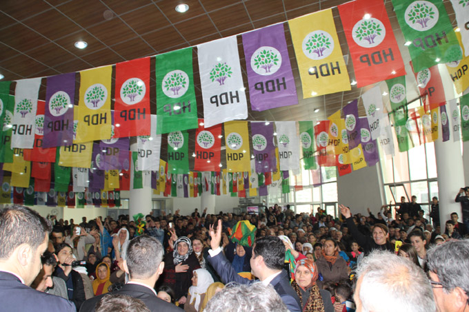 Demirtaş, HDP Hakkari kongresine katıldı 28