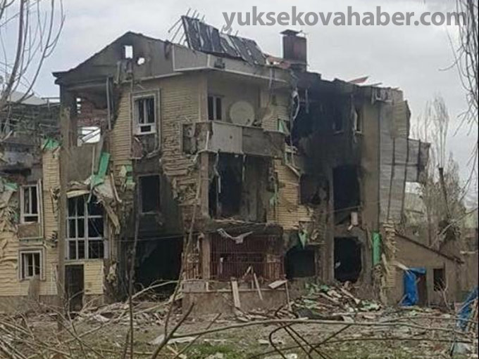 Yüksekova'da kullanılamaz hale gelen evlerden fotolar 5