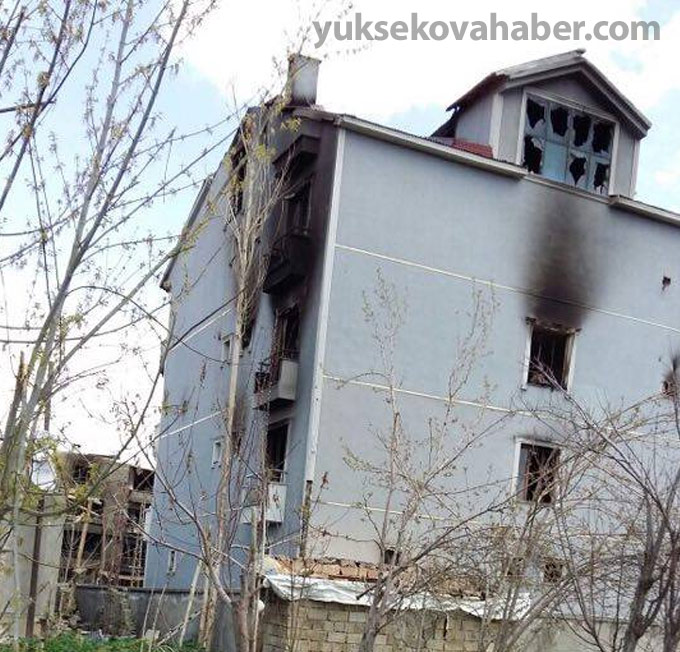 Yüksekova'da kullanılamaz hale gelen evlerden fotolar 7