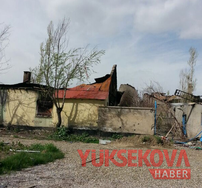 Harabeye dönen Yüksekova'dan yıkım görüntüleri 13