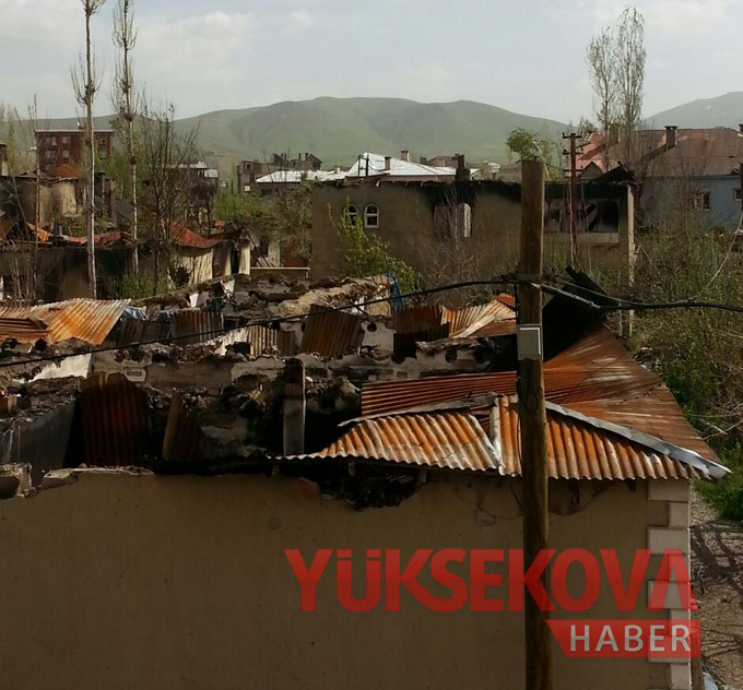 Harabeye dönen Yüksekova'dan yıkım görüntüleri 14