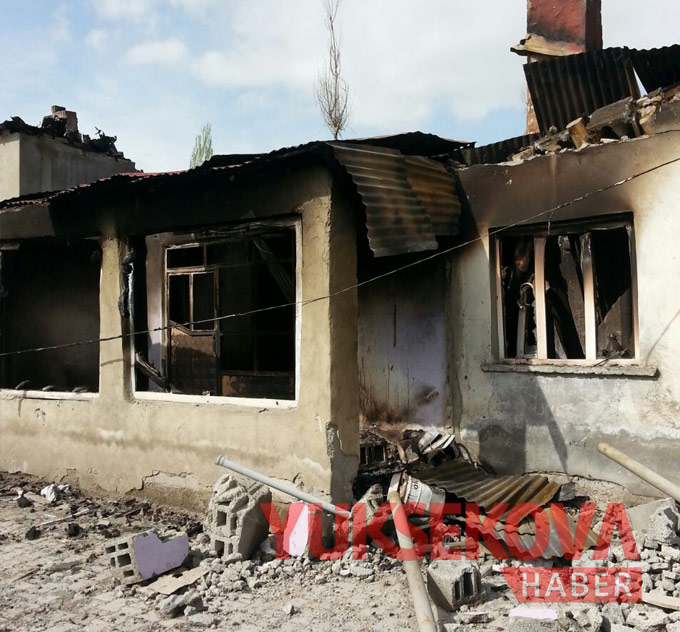 Harabeye dönen Yüksekova'dan yıkım görüntüleri 16