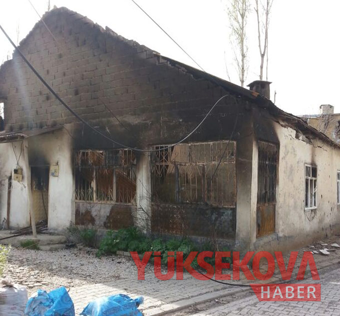 Harabeye dönen Yüksekova'dan yıkım görüntüleri 18