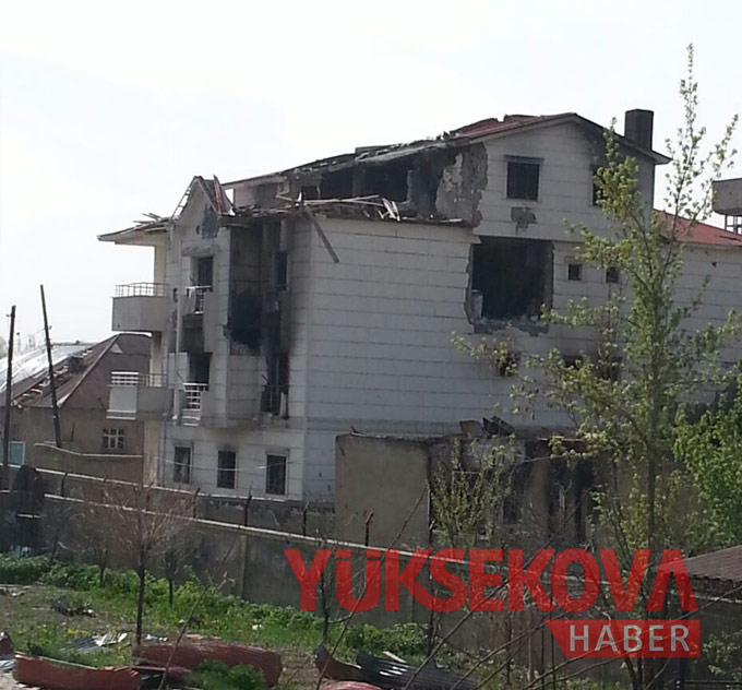 Harabeye dönen Yüksekova'dan yıkım görüntüleri 21