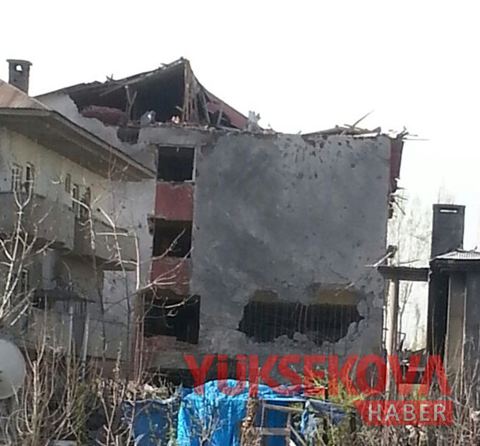 Harabeye dönen Yüksekova'dan yıkım görüntüleri 25