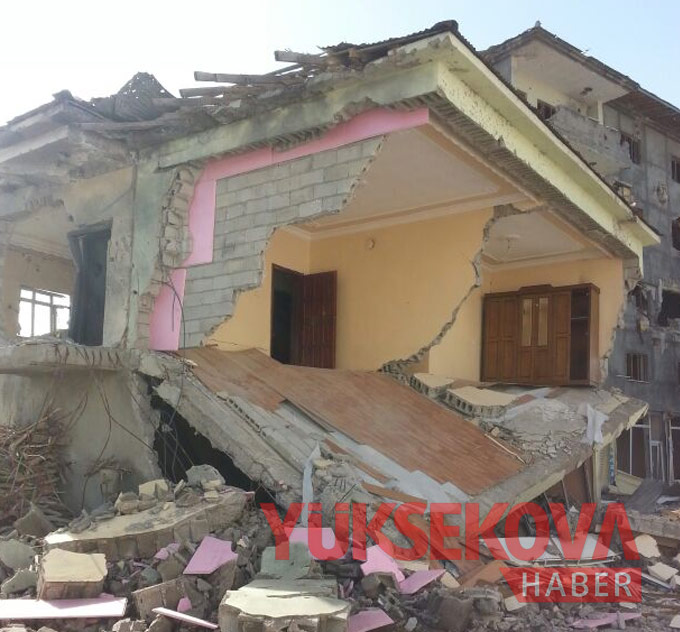 Harabeye dönen Yüksekova'dan yıkım görüntüleri 27