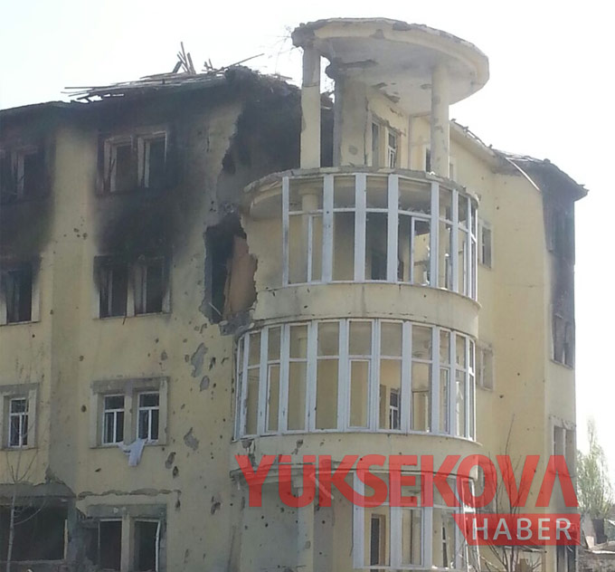 Harabeye dönen Yüksekova'dan yıkım görüntüleri 30