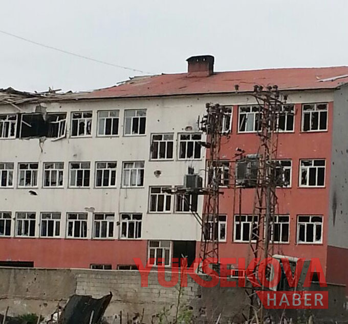 Harabeye dönen Yüksekova'dan yıkım görüntüleri 4