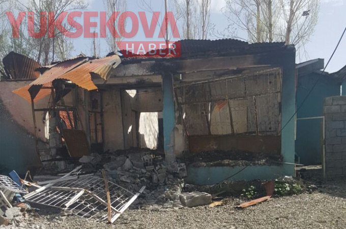 Yüksekova'nın o mahallesinde çatışma ve bombardıman izleri 10