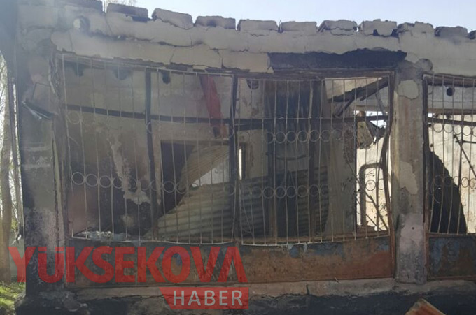 Yüksekova'nın o mahallesinde çatışma ve bombardıman izleri 15