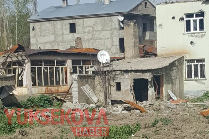Yüksekova'nın o mahallesinde çatışma ve bombardıman izleri 23