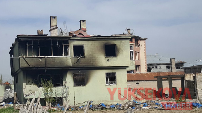 Yüksekova'nın o mahallesinde çatışma ve bombardıman izleri 5