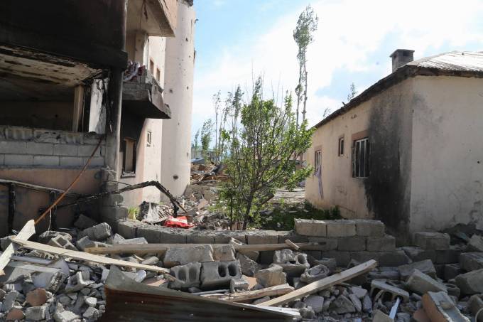 Yüksekova'dan çatışma ve bombardıman izleri 106