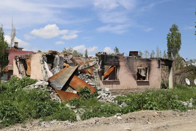 Yüksekova'dan çatışma ve bombardıman izleri 4
